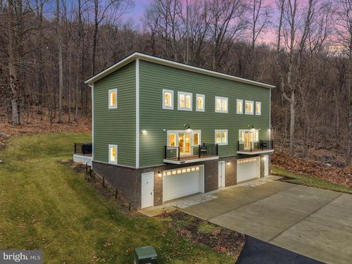 13537 Hanging Rock Ln, LOVETTSVILLE, VA, 20180-2825 | Card Image