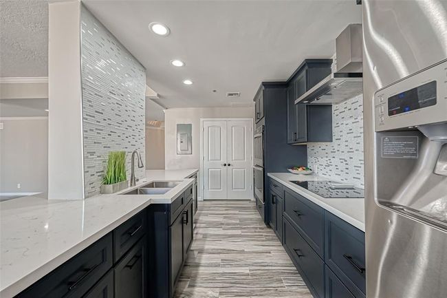 APT-1002 - 3350 Mccue Rd, Condo with 2 bedrooms, 2 bathrooms and 2 parking in Houston TX | Image 9