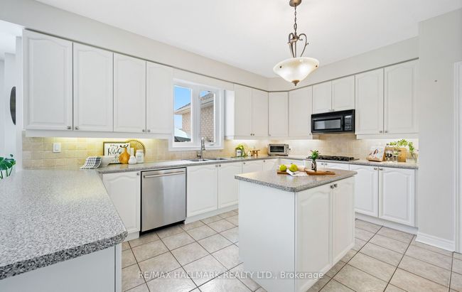 37 Witherspoon Way, House other with 4 bedrooms, 4 bathrooms and 9 parking in Nobleton ON | Image 18