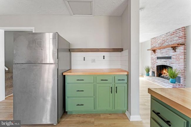 100 S High St, House other with 4 bedrooms, 2 bathrooms and null parking in FUNKSTOWN MD | Image 8