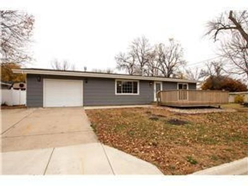 631 East St, Stewart, MN, 55385 | Card Image