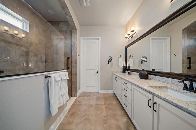 13917 Kingfisher Glen Dr, House other with 2 bedrooms, 3 bathrooms and null parking in LITHIA FL | Image 31