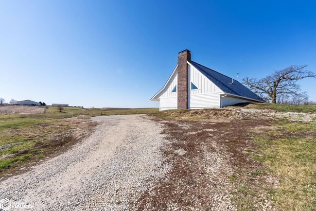 27501 Highway 149, House other with 3 bedrooms, 2 bathrooms and null parking in Sigourney IA | Image 29