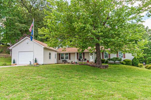718 Crabtree Rd, Selmer, TN, 38375-6264 | Card Image