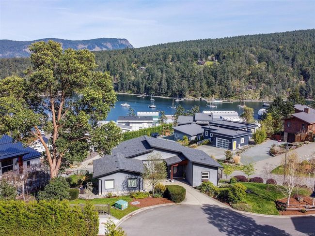Short walk to Maple Bay Marina | Image 34