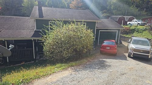 1070 Central Ave, Bellaire, OH, 43906-9741 | Card Image