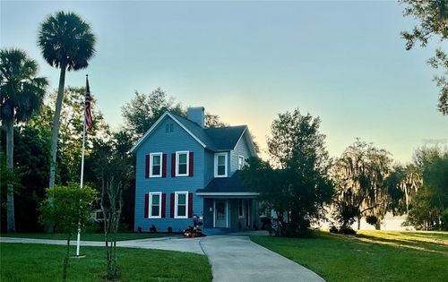 243 S Central Ave, UMATILLA, FL, 32784-8411 | Card Image