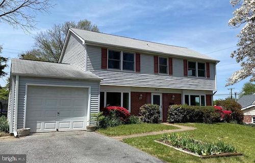 2410 Kegwood Ln, BOWIE, MD, 20715-2821 | Card Image