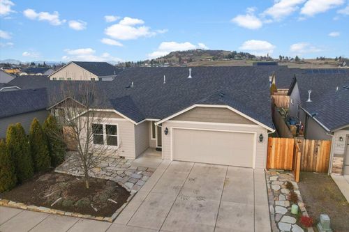 3471 Cascara Street, Medford, OR, 97504 | Card Image