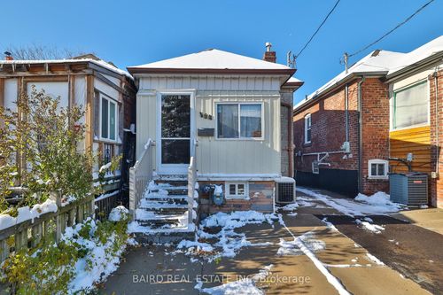 194 Cedric Ave, York, ON, M6C3X8 | Card Image