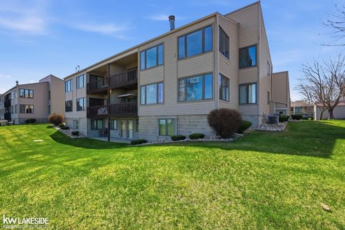 7226 2nd St, Lakeport, MI, 48059-1903 | Card Image