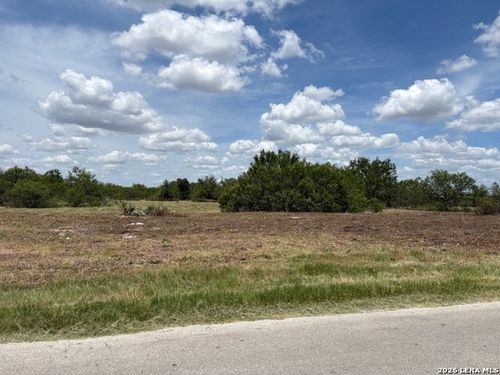 100 Oak Hollow Dr, La Vernia, TX, 78121-5856 | Card Image