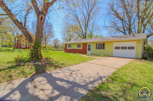 1919 Clare Rd, Lawrence, KS, 66046-3225 | Card Image