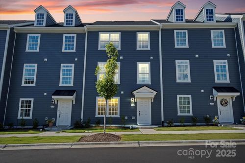 512 Whitehall Cir, Durham, NC, 27713-8389 | Card Image