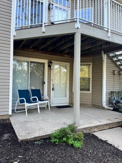 3 Ray Ct, Bedminster, NJ, 07921-1631 | Card Image