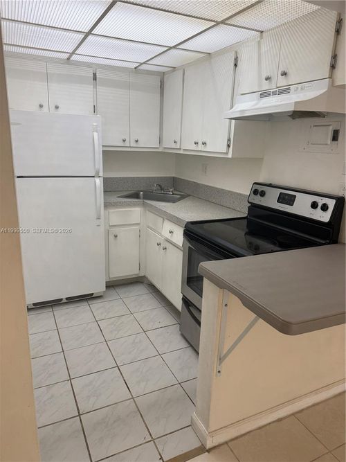 apt-7-201 Se 6th Ave, Pompano Beach, FL, 33060-7233 | Card Image