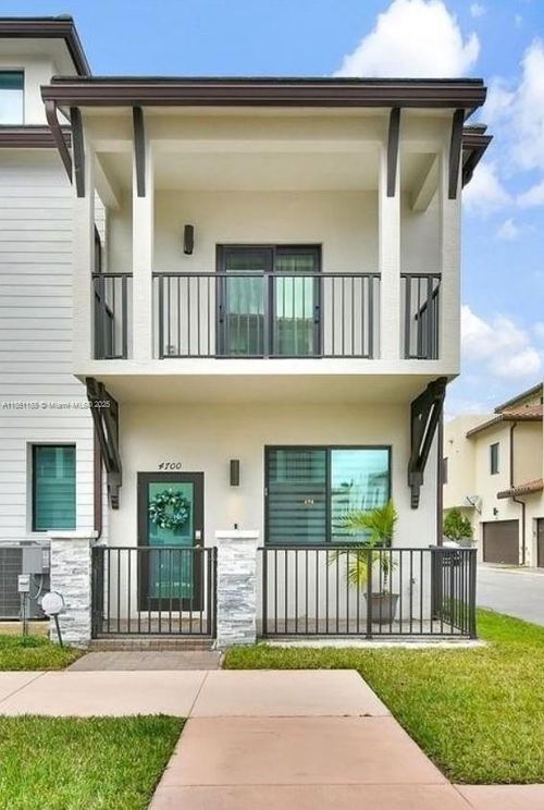 4700 Nw 83rd Psge, Doral, FL, 33166-5499 | Card Image