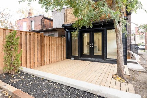 main-180 Maria St, Toronto, ON, M6P1W4 | Card Image