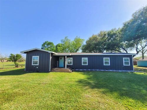 606 E Ahldag St, Wharton, TX, 77488-2612 | Card Image