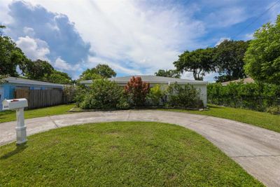 617 Sw 4th Ct, House other with 3 bedrooms, 2 bathrooms and null parking in Hallandale Beach FL | Image 2