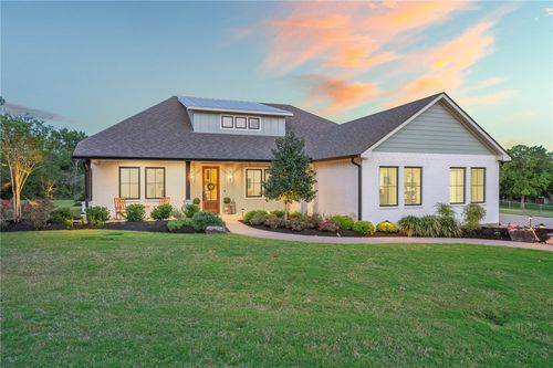 16635 Windy Ryon Rd, College Station, TX, 77845-4251 | Card Image