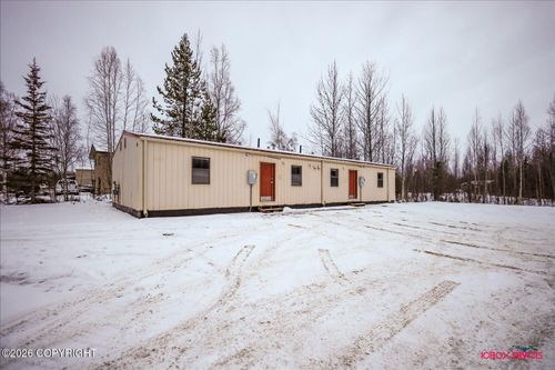 860 S Beaver Lake Rd, Big Lake, AK, 99623-9662 | Card Image