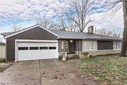 16237 Forest Hills Blvd, Cleveland Heights, OH, 44112-4056 | Card Image