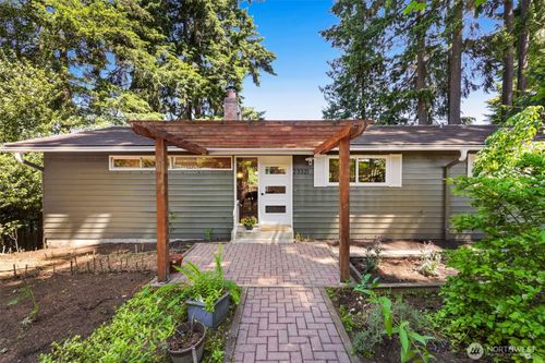 23321 75th Avenue W, Edmonds, WA, 98026 | Card Image