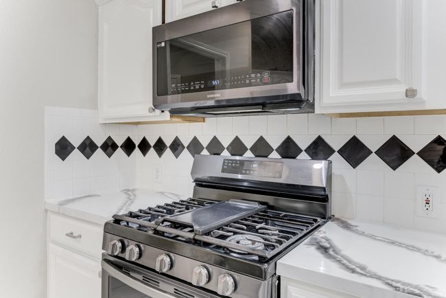 1015 Pine Walk Trl, House other with 4 bedrooms, 3 bathrooms and 2 parking in Spring TX | Image 11