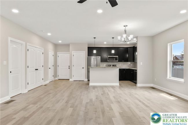 721 7 Th St, House other with 3 bedrooms, 3 bathrooms and null parking in Whitehall PA | Image 10