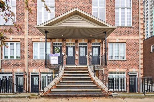 307-555 King St E, Kitchener, ON, N2G2L9 | Card Image