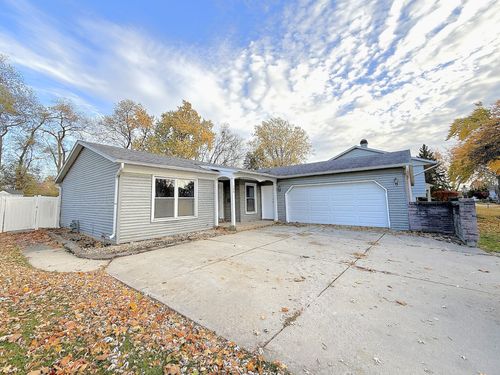 196 Green Ct, Streamwood, IL, 60107-1133 | Card Image