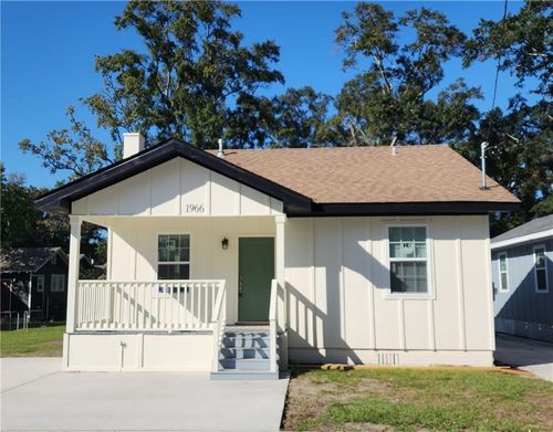 1966 Dublin St, Mobile, AL, 36606-1216 | Card Image