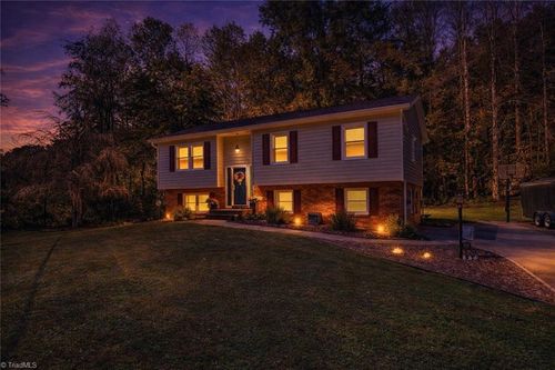 0328 Country Club Road, Wilkesboro, NC, 28697 | Card Image