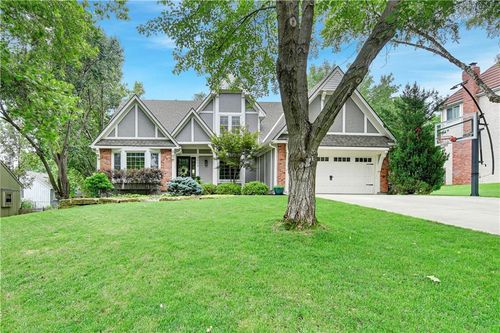 3004 W 121st Ter, Leawood, KS, 66209-2134 | Card Image