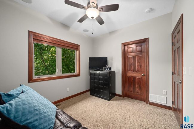 4400 E Aster Cir, House other with 5 bedrooms, 4 bathrooms and null parking in Sioux Falls SD | Image 33