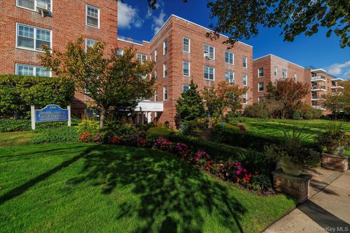 apt-1k-194 Smith St, Freeport, NY, 11520-4312 | Card Image