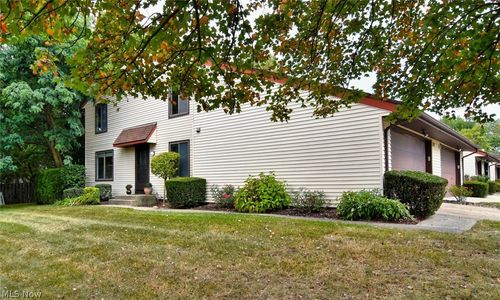 32623 Jefferson Dr, Solon, OH, 44139-4822 | Card Image