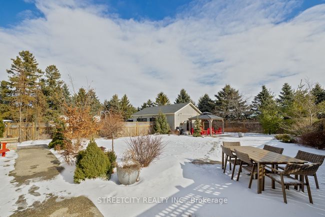 2400 La Salle Line, House other with 4 bedrooms, 3 bathrooms and 12 parking in St. Clair ON | Image 34