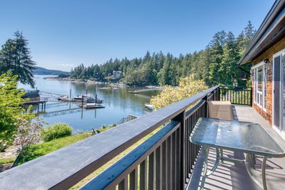 5639 O'brian Rd, House other with 5 bedrooms, 4 bathrooms and 8 parking in Halfmoon Bay BC | Image 2