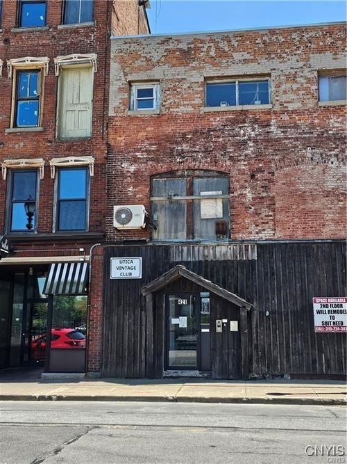 421 Seneca St, Utica, NY, 13502-4337 | Card Image