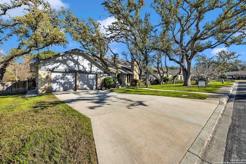 11506 Whisper Cir, San Antonio, TX, 78230-3705 | Card Image