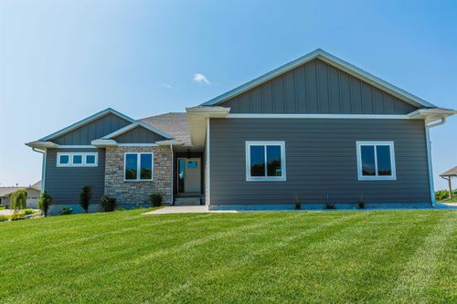 204 S 15th Ave, Rock Rapids, IA, 51246-2111 | Card Image