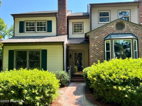 225 E New York Ave, Southern Pines, NC, 28387-6113 | Card Image