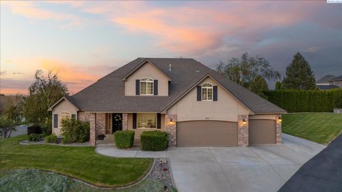 671 Clermont Dr, Richland, WA, 99352-9519 | Card Image