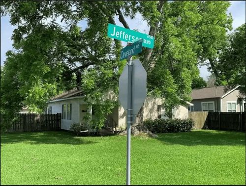 6501 Jefferson Blvd, Groves, TX, 77619-5432 | Card Image