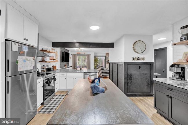 823 Crest Pines Ln, Townhouse with 3 bedrooms, 3 bathrooms and null parking in Pocono Pines PA | Image 12