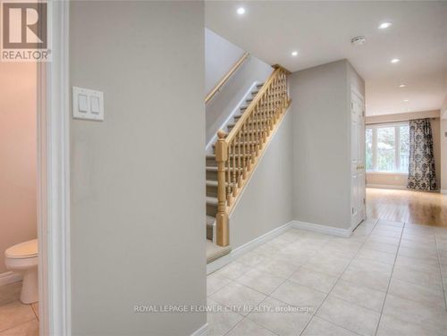 308 Pineland Pl, Waterloo, ON, N2T2S7 | Card Image