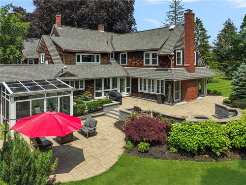 211 Rumstick Rd, Barrington, RI, 02806-4923 | Card Image