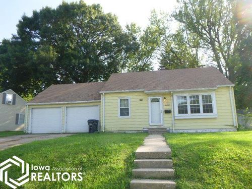 2201 Burlington Ave, Burlington, IA, 52601-1922 | Card Image